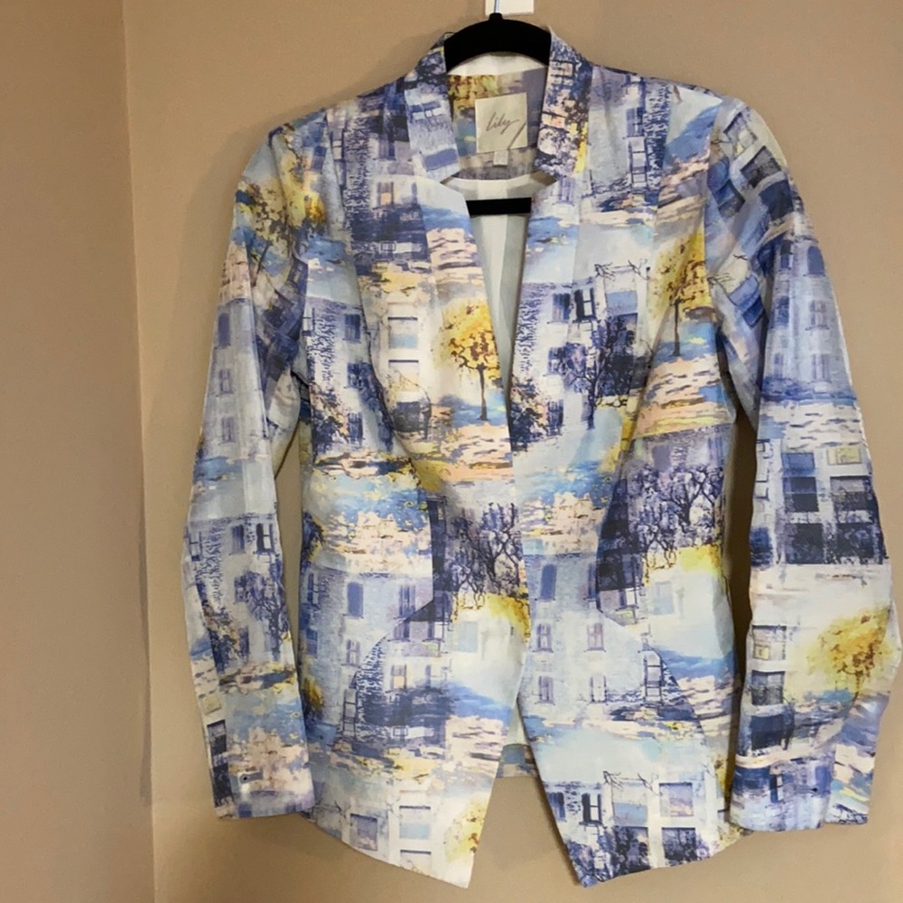 LiLy Inverted Collar Blazer. NWOT